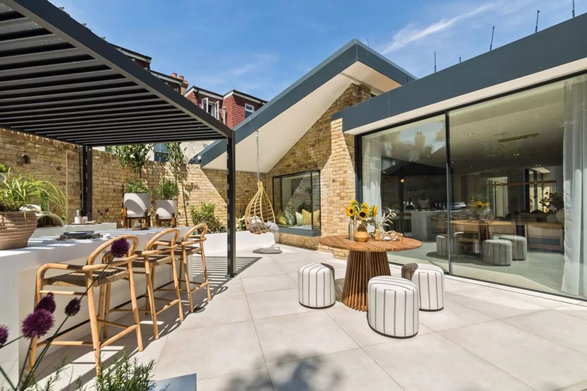 Open courtyard and external living area at Rosslyn Avenue.